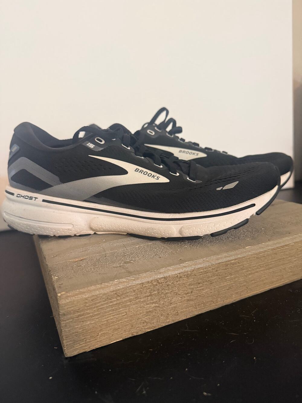 Brooks Ghost 15 Black White Running Shoes Women’s 9 NWOT